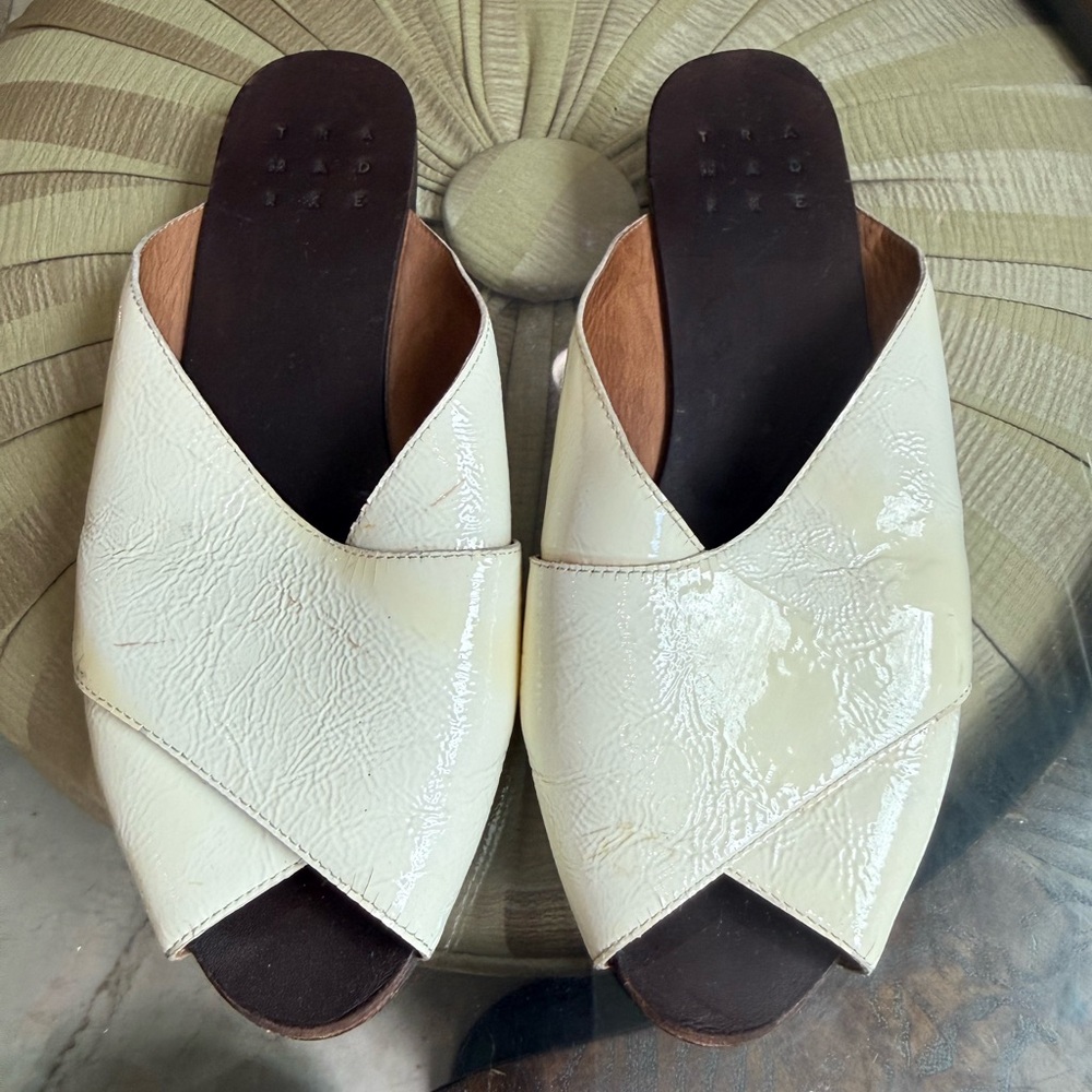Patent Cross‑Band Mule Slides in Cream
